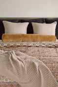 Load image into Gallery viewer, Snug Throw - Tuffet