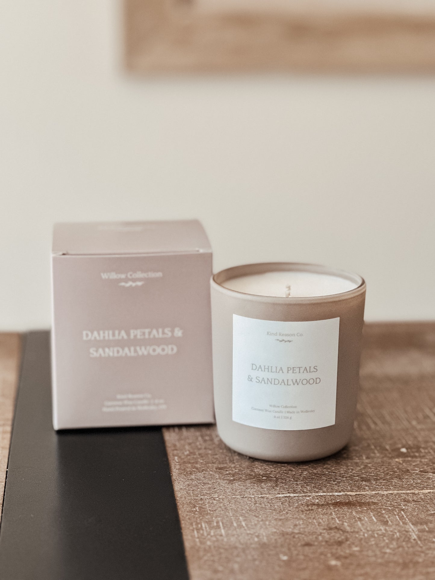 Dahlia Petals & Sandalwood